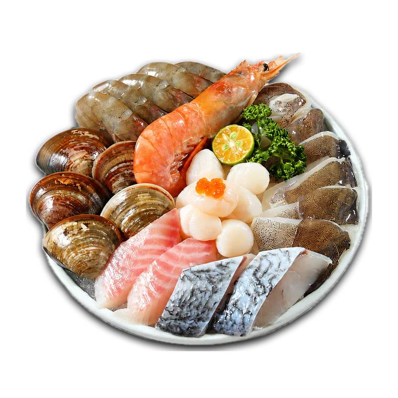 白色橢圓盤上的蝦、蛤蜊、干貝、魷魚與魚片